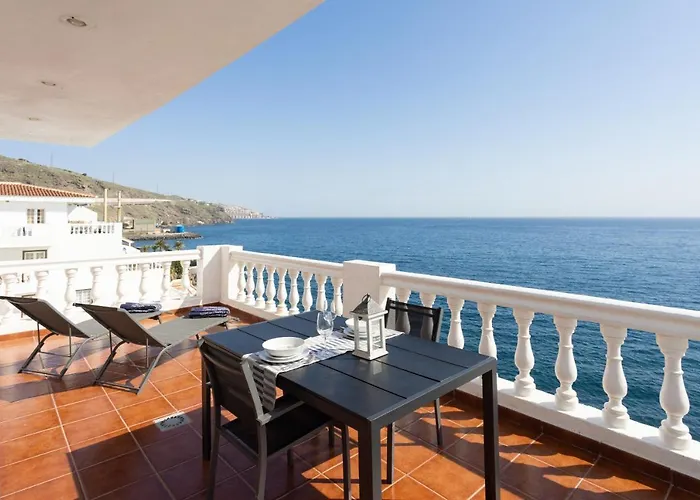 Over The Ocean アパート カンデラリア